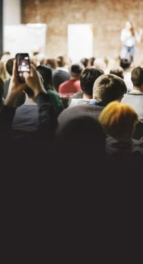 O player global no setor de MICE aproveita o Global Service Desk centralizado para reduzir os tickets em 32%